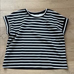 T Tahari Black & White Striped Short Sleeve Tee